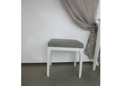 art. 630SG  Sgabello 47x36 rigato